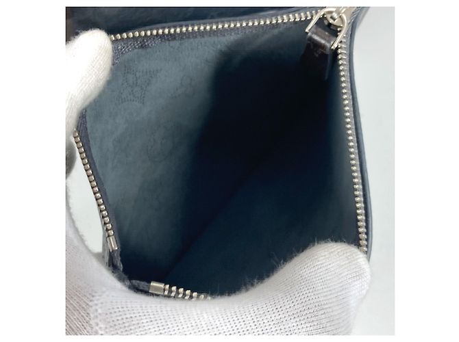 Borsa Girolata in Mahina Monogram Louis Vuitton Nero - vista 14
