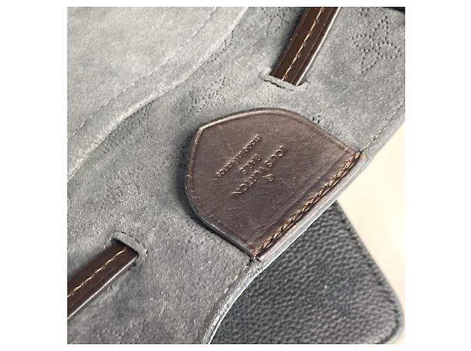 Borsa Girolata in Mahina Monogram Louis Vuitton Nero - vista 17