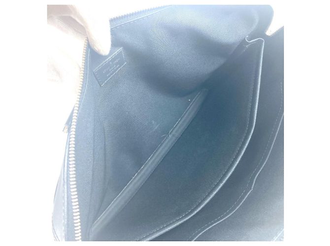 Borsa Tote Briefcase Epi Oliver di Louis Vuitton Nero - vista 15