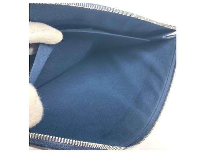 Borsa Clutch Pochette Jour GM in Epi di Louis Vuitton Blu Blu navy - vista 12