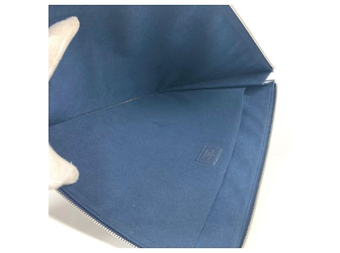 Borsa Clutch Pochette Jour GM in Epi di Louis Vuitton Blu Blu navy - vista 8