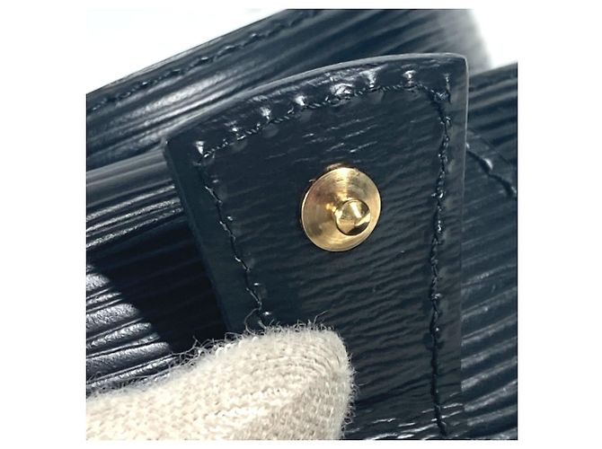 Belt Bag Sherwood Epi Louis Vuitton Nero - vista 11