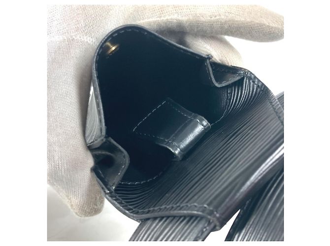 Belt Bag Sherwood Epi Louis Vuitton Nero - vista 12