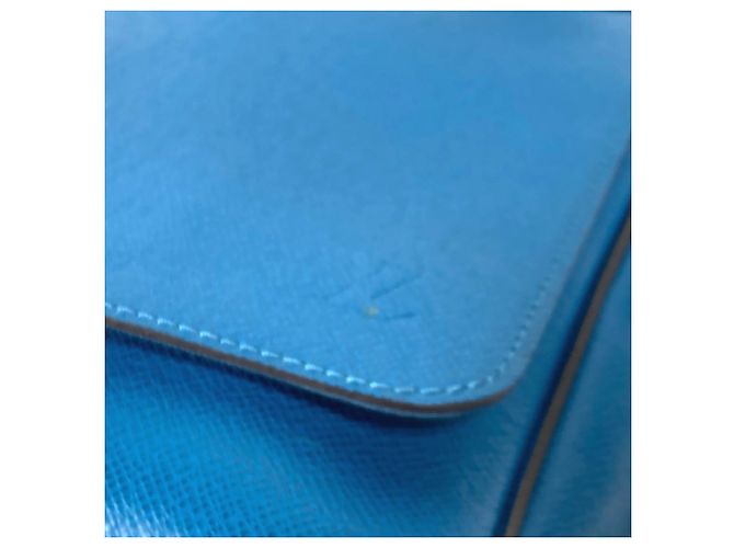 Borsa a tracolla con flap Roman PM in Taiga di Louis Vuitton Blu - vista 7