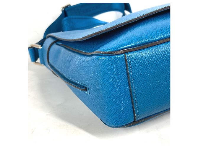 Borsa a tracolla con flap Roman PM in Taiga di Louis Vuitton Blu - vista 8