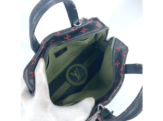 Borsa a Spalla Soft BB Dora Monogramma Rosso Louis Vuitton Nero - vista 13