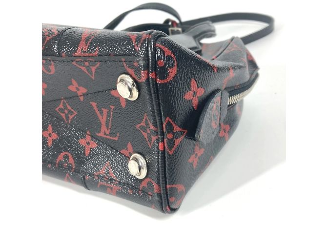 Borsa a Spalla Soft BB Dora Monogramma Rosso Louis Vuitton Nero - vista 6