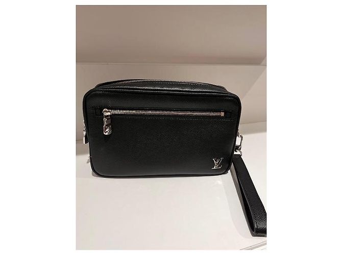 Louis Vuitton Pochette en cuir Taiga noir gris - vue 10