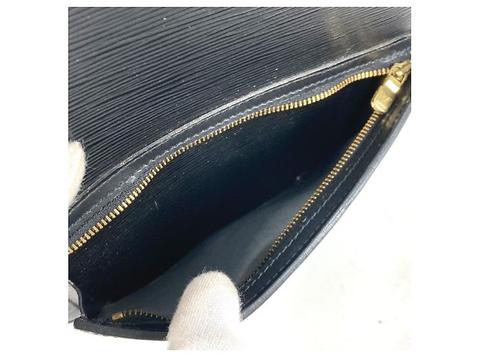 Zaino Cobran Epi Louis Vuitton Nero - vista 17