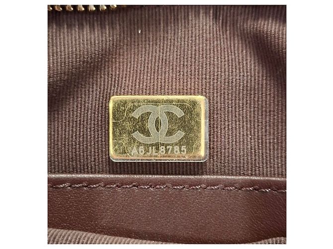 Timeless Bolsa hobo Chanel CC em couro marrom com corrente mista acolchoada Vermelho - vista 6