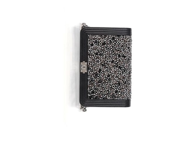 Borsa a spalla Old Medium Boy in pelle di vitello nera con perline Chanel Nero - vista 9