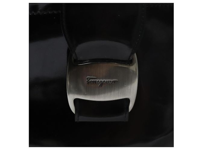 Borsa a mano Vala in smalto nero Salvatore Ferragamo Auth bs22866 - vista 10