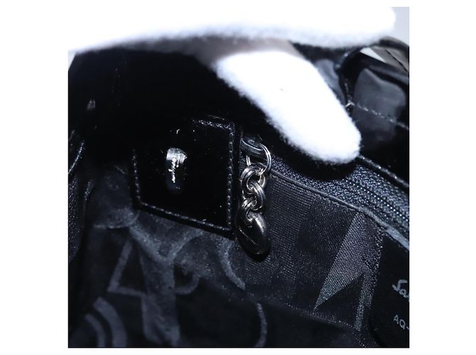 Borsa a mano Vala in smalto nero Salvatore Ferragamo Auth bs22866 - vista 19