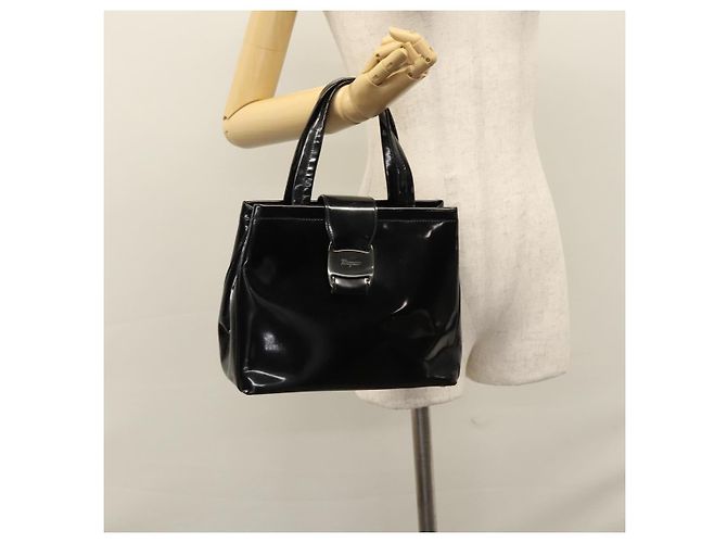 Borsa a mano Vala in smalto nero Salvatore Ferragamo Auth bs22866 - vista 21