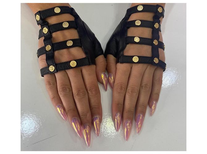 Seltene Chanel 18C Paris-Griechenland Laufsteg schwarze Leder-Fingerhandschuhe Größe 7 - Ansicht 5
