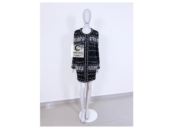 Chanel Abrigo de tweed negro icónico de 11K$ - vista 7