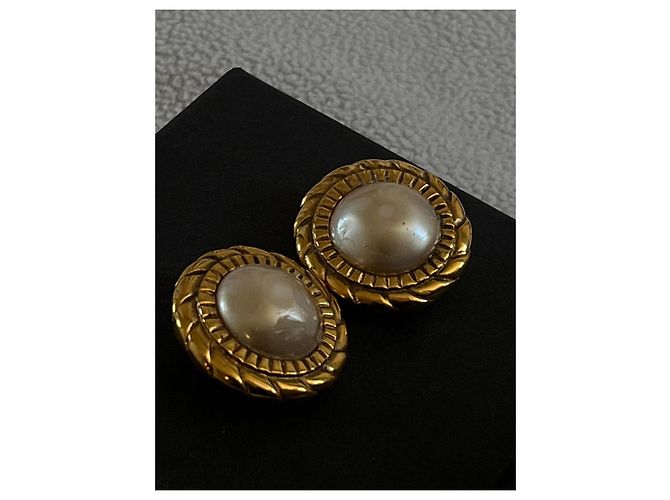 Orecchini a Clip Barocchi Vintage di Chanel D'oro - vista 2
