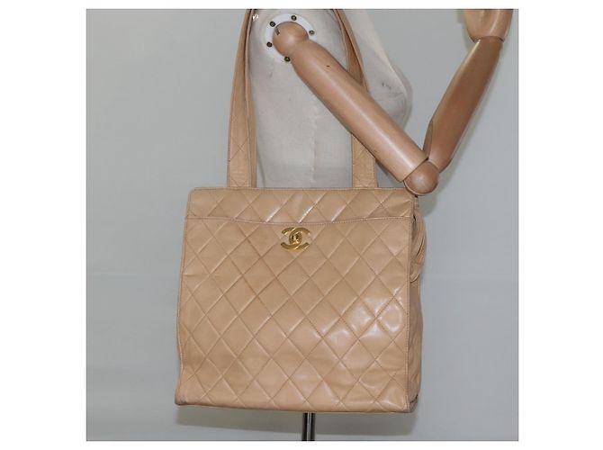 CHANEL Borsa a Spalla Matelassé in Pelle di Pecora Beige Oro CC Auth bs23120 D'oro - vista 25