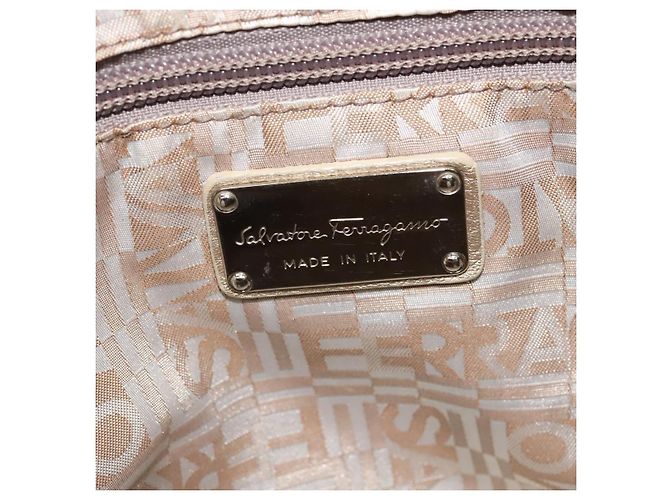 Borsa Tote Gancini in pelle argento oro Auth JB034 di Salvatore Ferragamo - vista 18
