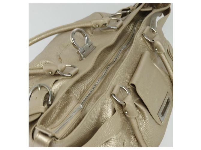 Borsa Tote Gancini in pelle argento oro Auth JB034 di Salvatore Ferragamo - vista 6