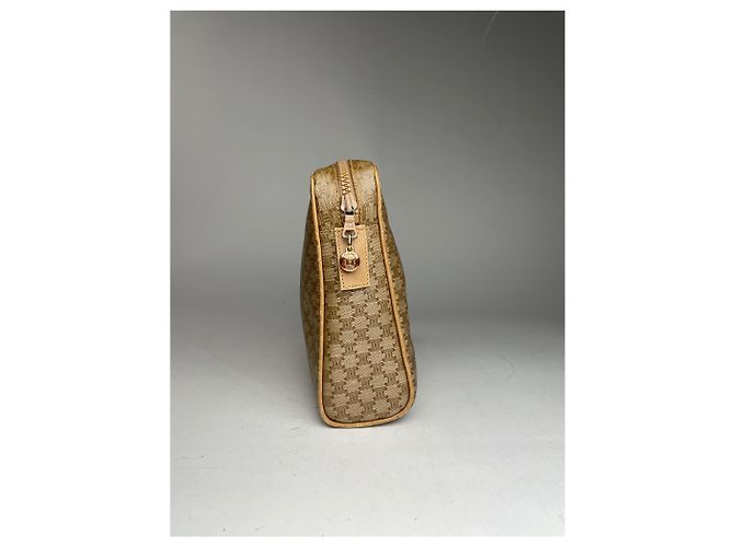 Céline Clutch in pelle monogramma Triomphe vintage di Celine Beige - vista 4