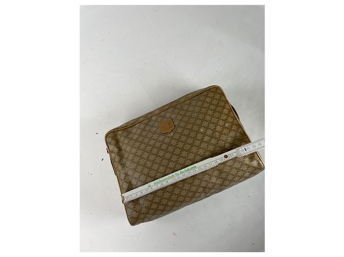Céline Clutch in pelle monogramma Triomphe vintage di Celine Beige - vista 9