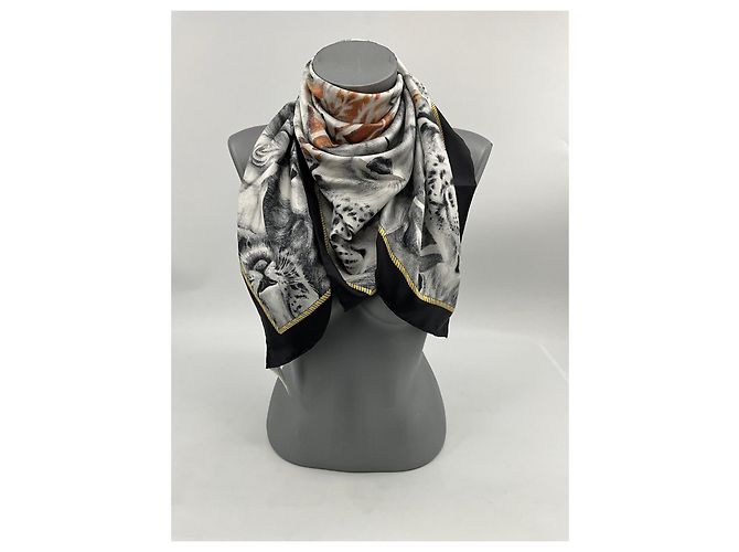 Sciarpa Burberry in seta multicolore 90x90cm - vista 10