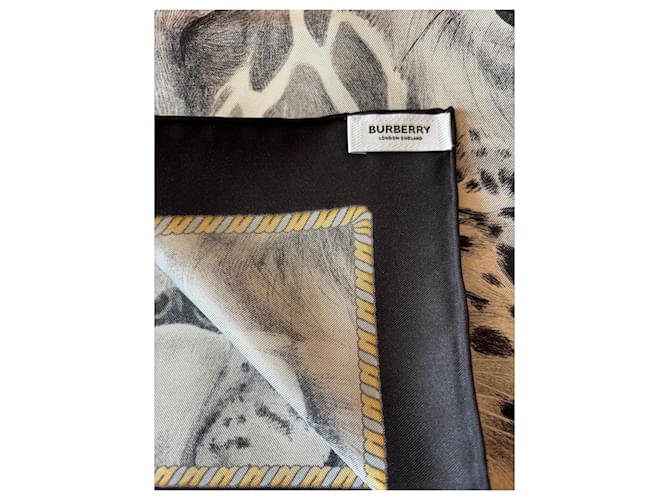 Sciarpa Burberry in seta multicolore 90x90cm - vista 3