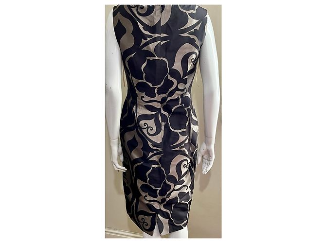 Escada Seidenbleistiftkleid schwarz und metallisch floral - Ansicht 4