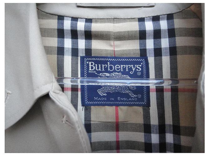 Abrigo impermeable Burberry en gabardina beige - vista 3