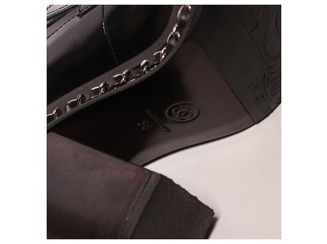Botas Encadenadas Asombrosas de Chanel Negro - vista 12