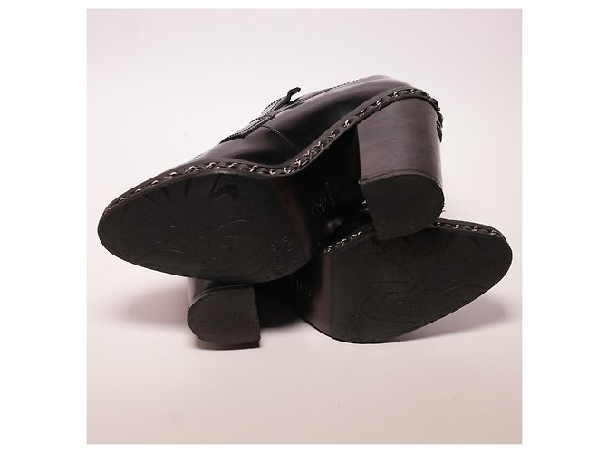 Botas Encadenadas Asombrosas de Chanel Negro - vista 14