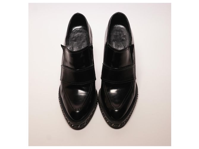 Botas Encadenadas Asombrosas de Chanel Negro - vista 3