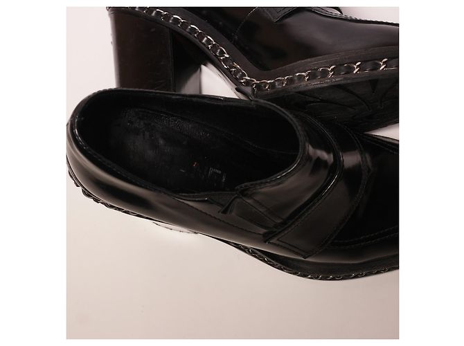 Botas Encadenadas Asombrosas de Chanel Negro - vista 9