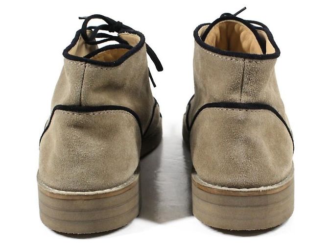 Botas de cano curto com cadarço Chanel em camurça bege - vista 4