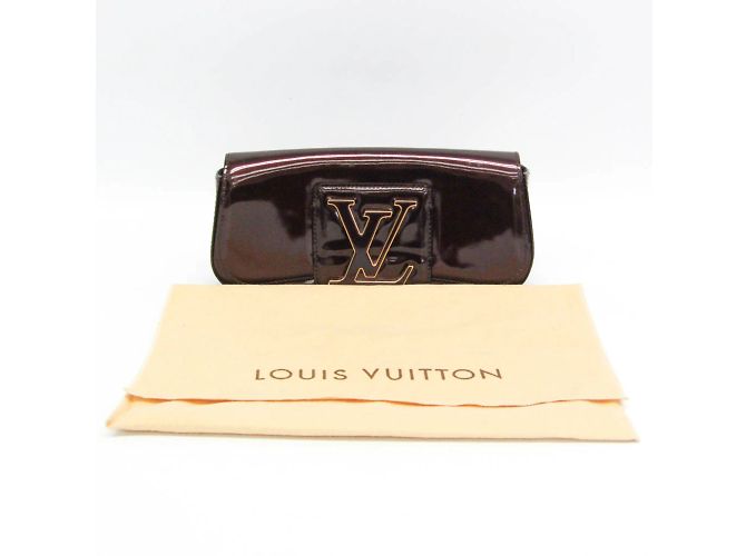 Borsa Clutch Pochette Sobe Vernis Louis Vuitton Bordò - vista 2