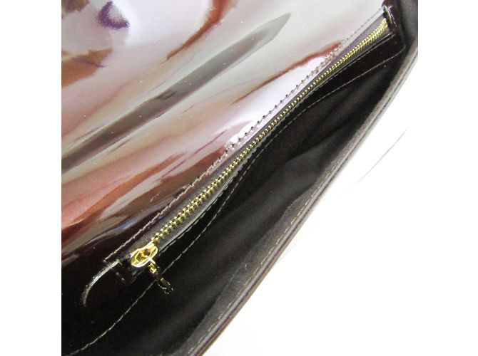 Borsa Clutch Pochette Sobe Vernis Louis Vuitton Bordò - vista 4