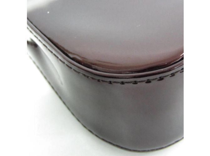 Borsa Clutch Pochette Sobe Vernis Louis Vuitton Bordò - vista 5