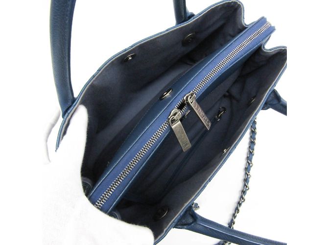 Borsa a mano in pelle di vitello grana marina Chanel Wild Stitch Blu navy - vista 5