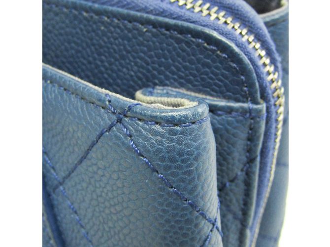 Borsa a mano in pelle di vitello grana marina Chanel Wild Stitch Blu navy - vista 8