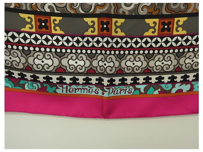 Hermès NUOVO RARO SCIARPA HERMES LA DONNA CON SUOLE DI VENTO HONORE ALINE SCATOLA SCIARPA Multicolore - vista 7