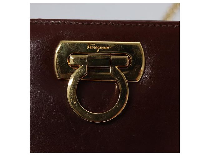 Borsa a spalla in pelle marrone e oro Gancini Chain di Salvatore Ferragamo Auth bs23090 D'oro - vista 9