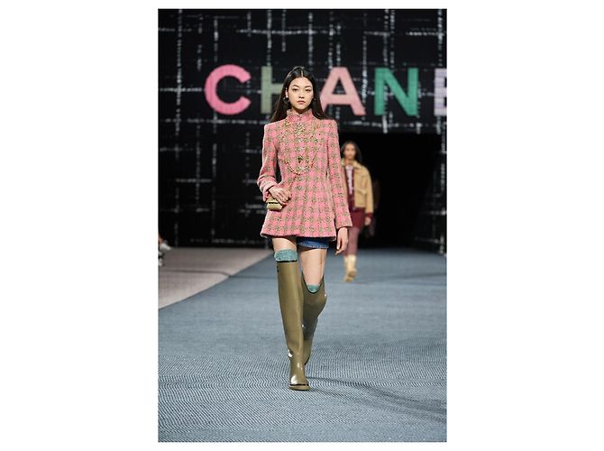 Chanel Neue 2022 Werbekampagne Rosa Tweed-Jacke Pink - Ansicht 7