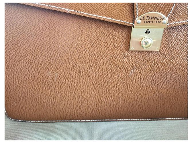 Le Tanneur document holder in camel leather - vue 10