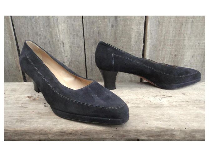 Décolleté Sidonie Larizzi in camoscio nero - vista 2