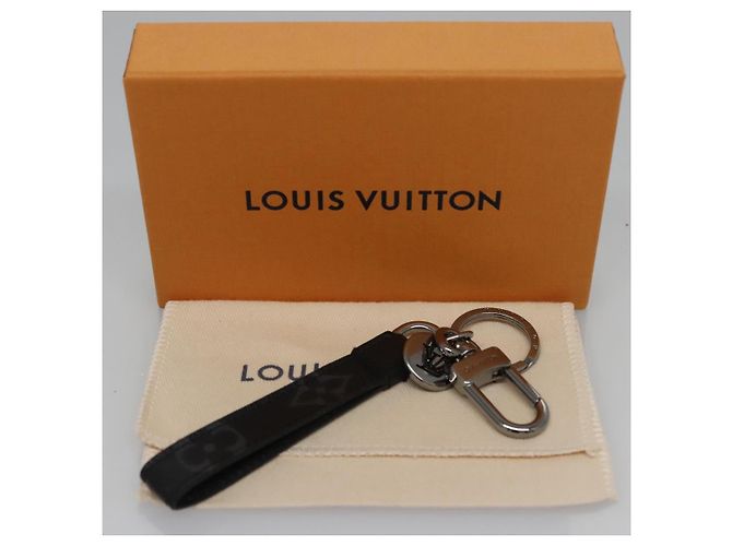 LOUIS VUITTON Monogram Eclipse Llavero Dragonne M61950 Auth EC798 Monograma - vista 12