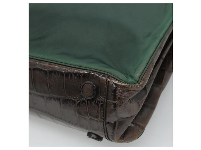 Borsa a spalla PRADA in nylon verde argento autentica EC761 - vista 12