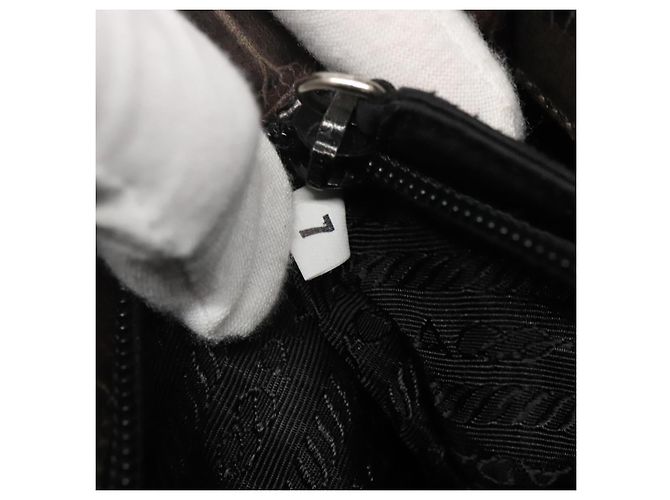 Borsa a spalla PRADA in nylon verde argento autentica EC761 - vista 21