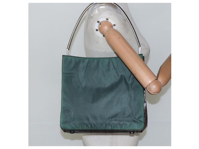 Borsa a spalla PRADA in nylon verde argento autentica EC761 - vista 22