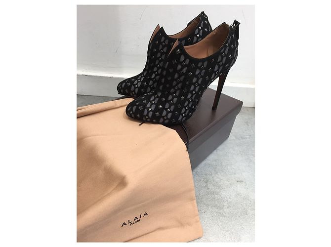 Alaïa Bottines ALAIA T.EU 37.5 Suède Noir - vue 6